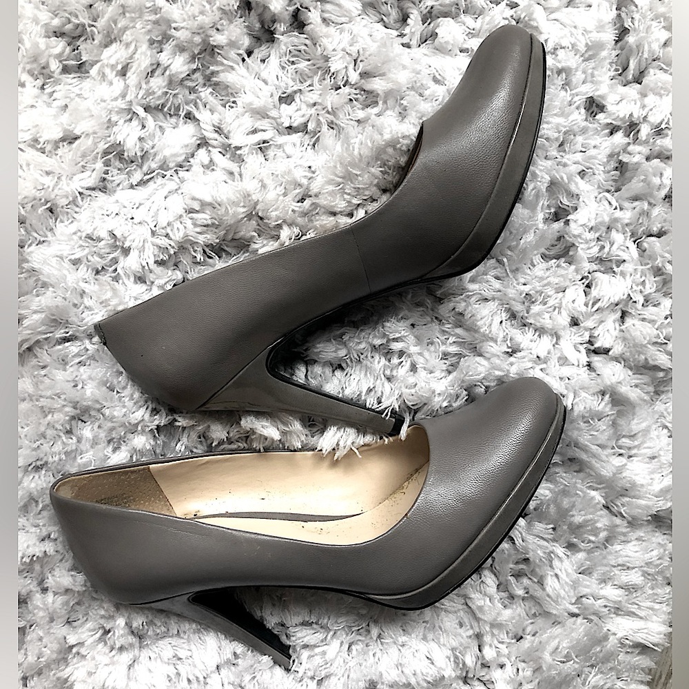 Nine West gray heels - GREAT condition! (never wore outdoor).